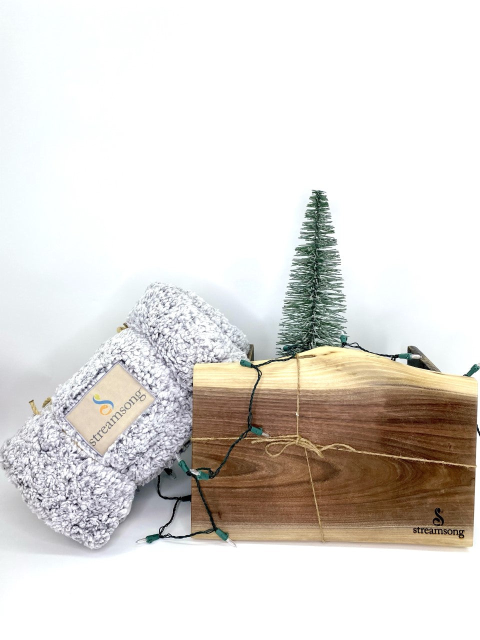Streamsong Charcuterie Board + Blanket Gift Set