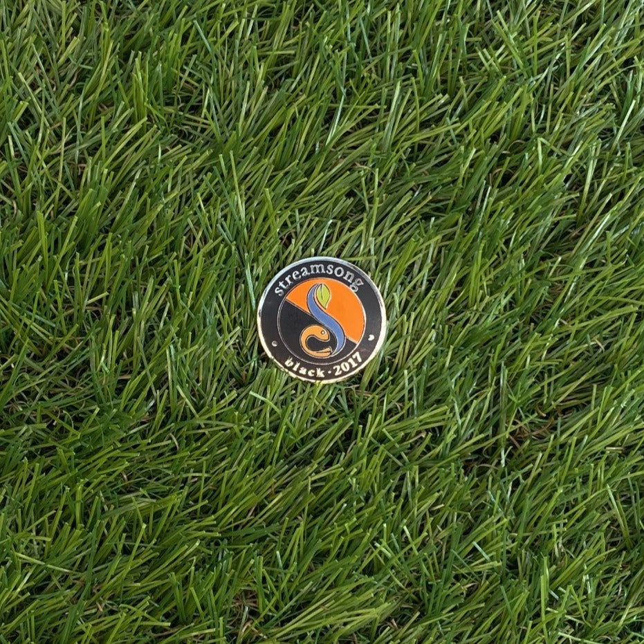 Ahead Streamsong Black Cloisonne Ball Mark